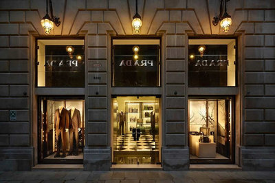 高端女裝品牌有哪些(15個(gè)知名的時(shí)尚服裝奢侈豪華的品牌)